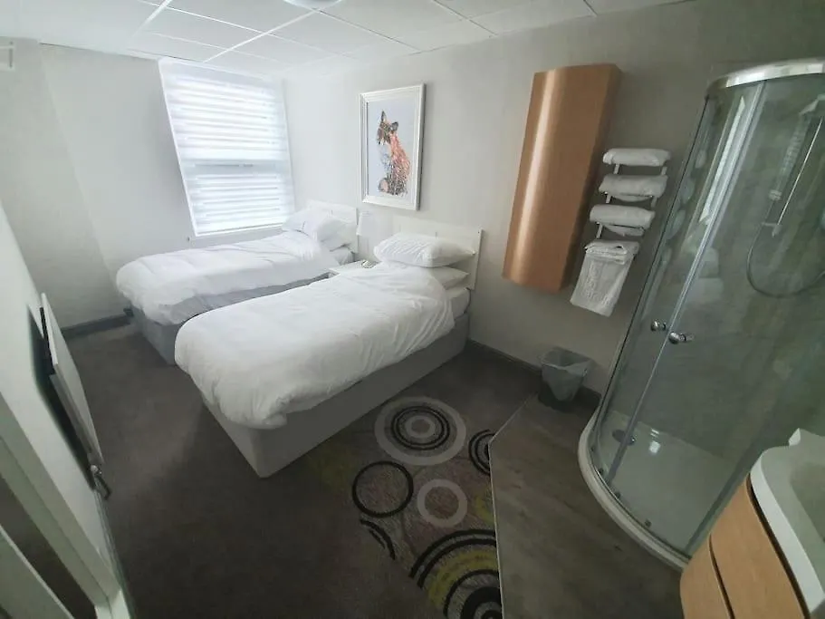 Cardiff Bay Townhouse Whole Property